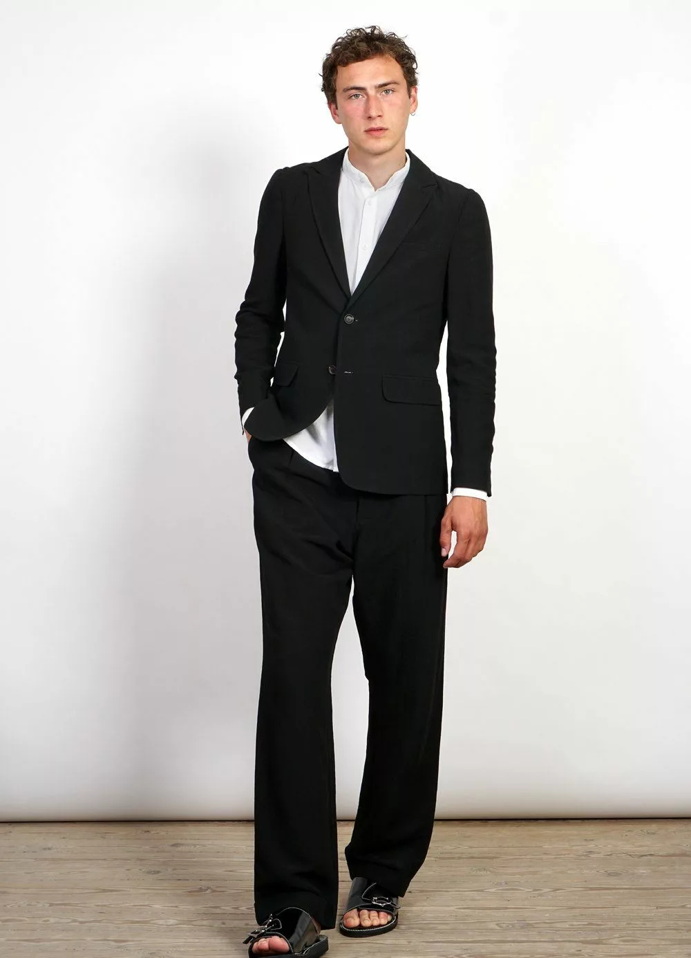 CHRISTOFFER | Two Button Blazer | Black 4 CHRISTOFFER | Two Button Blazer | Black - Image 4